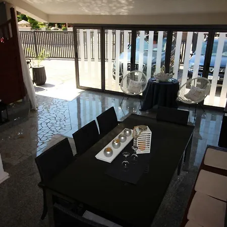 Konukevi Ambiente 4*
